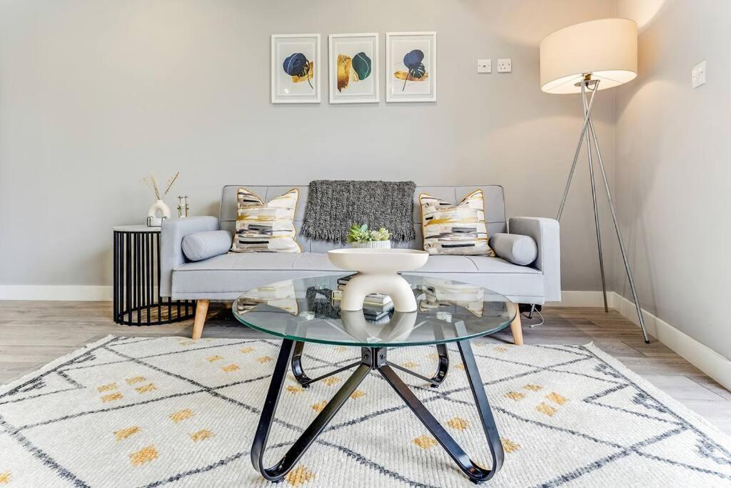 Modern 1 Bed Apt By Old Street / Shoreditch * Londen
