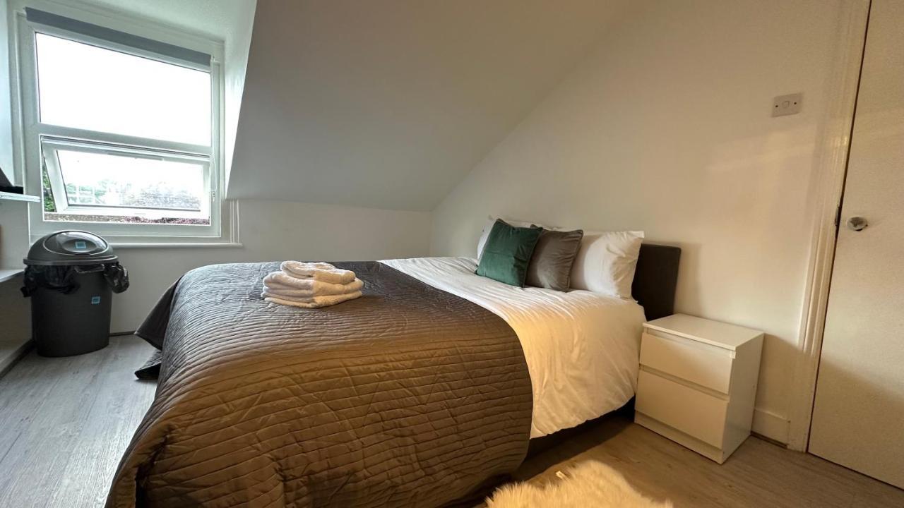 Economic In The Heart Of Chiswick - * Londra