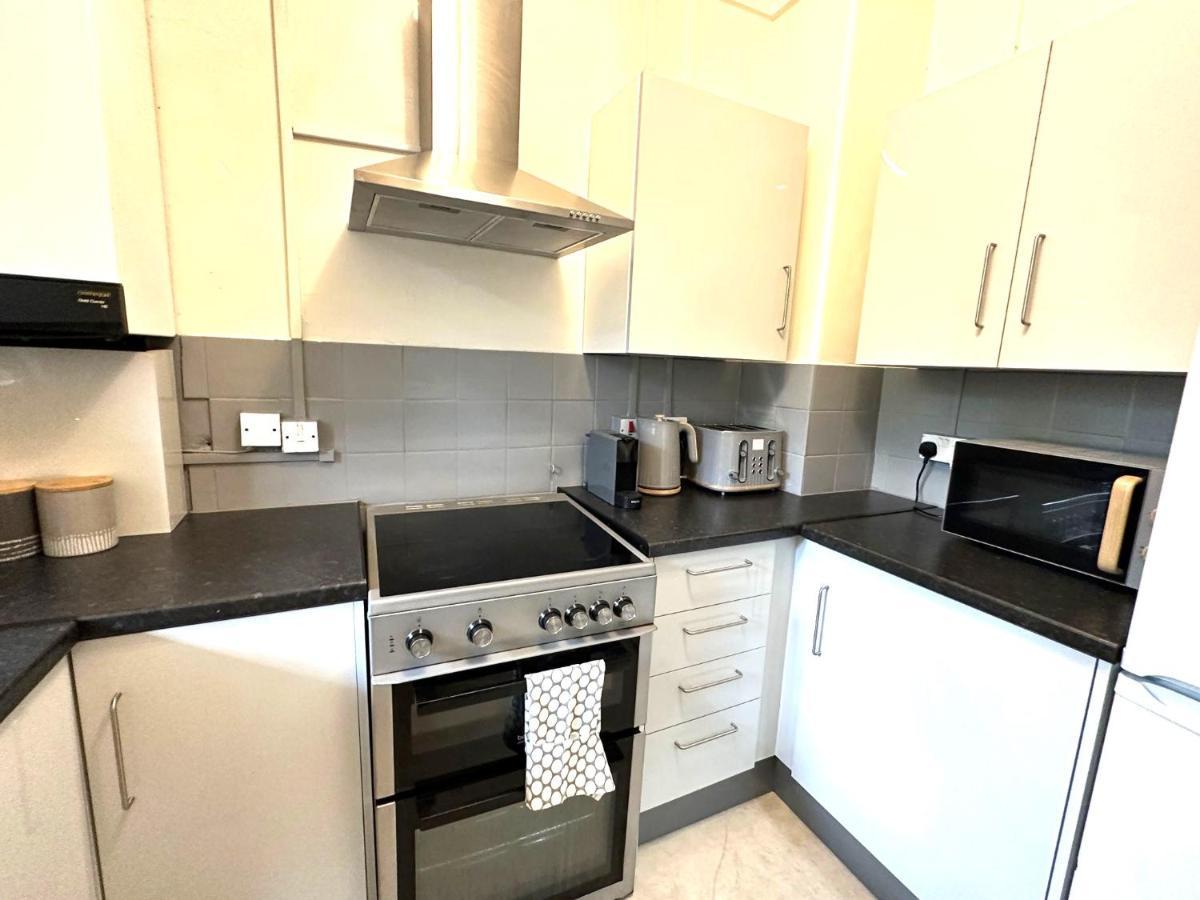Charming 2-bed Flat With Balcony Close To White Westfield Appartement