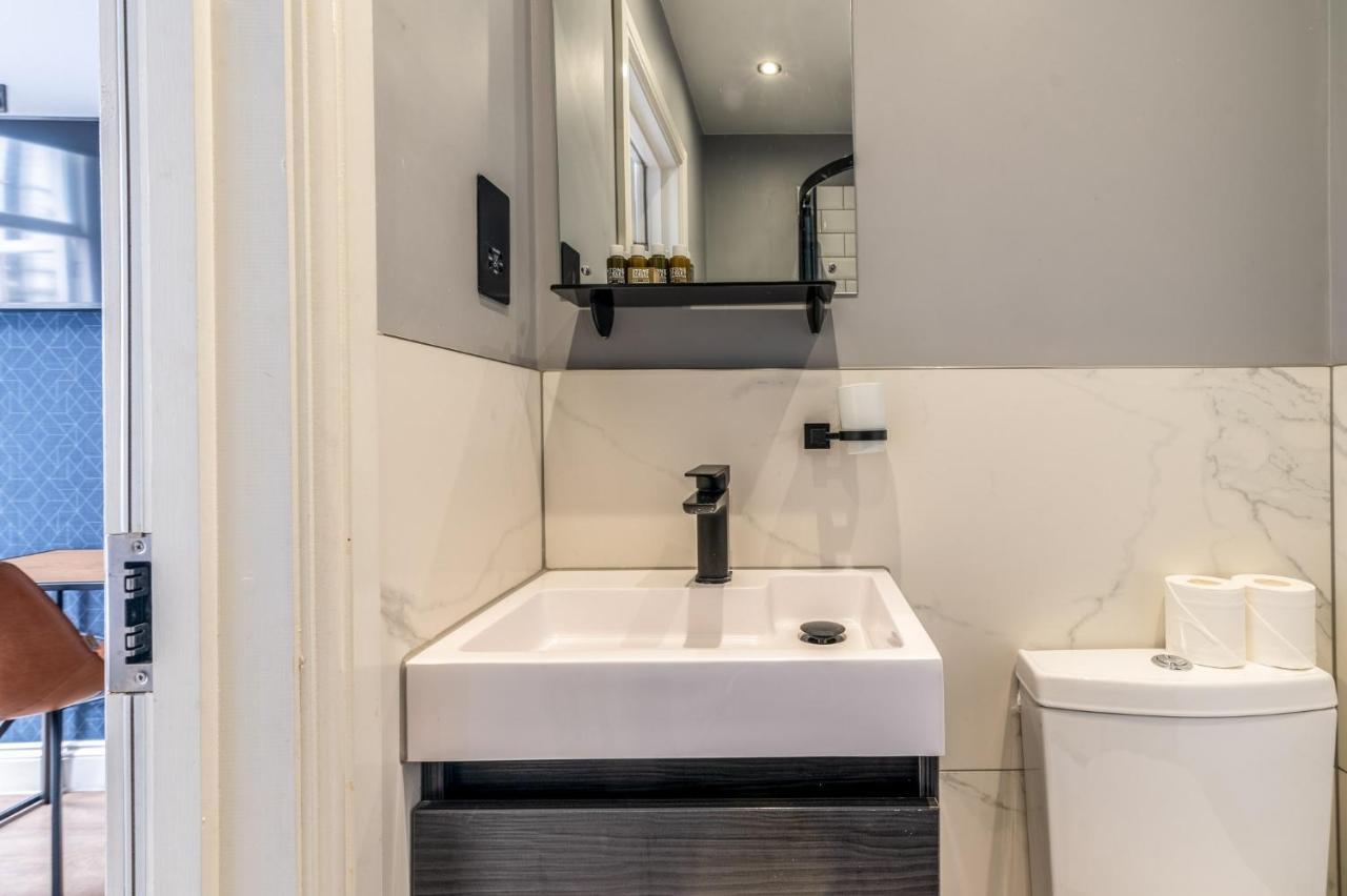 Relay - 60 Warwick Road Apartment *