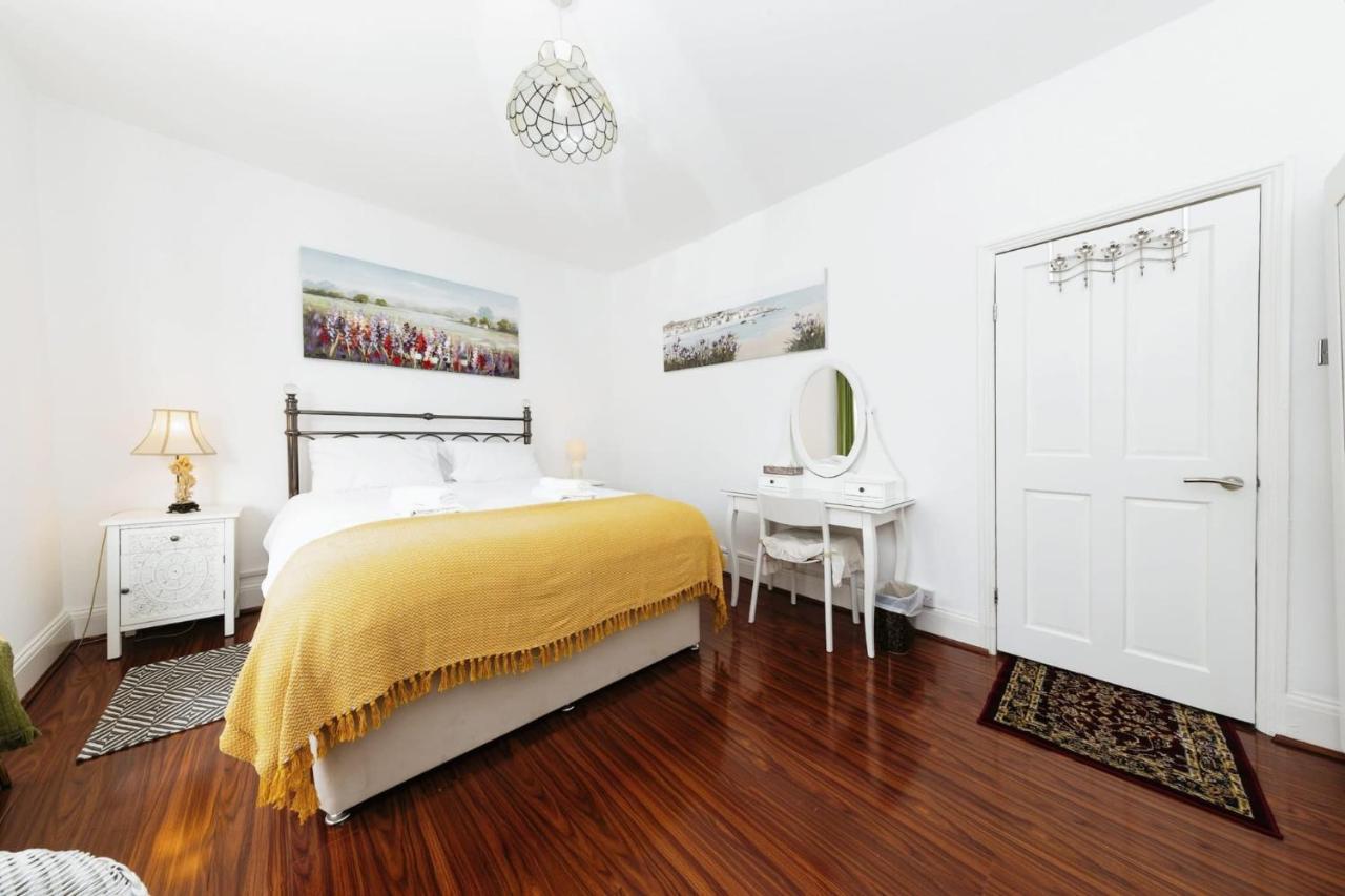 Your Chic 3br Comfort And Style In * Londen