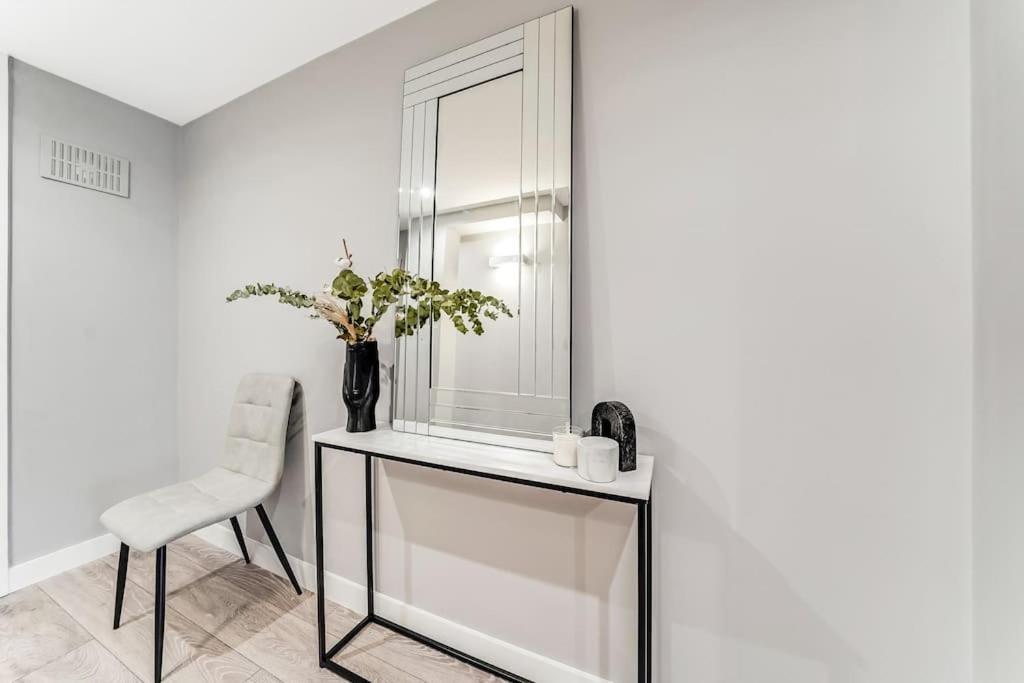 Modern 1 Bed Apt By Old Street / Shoreditch Lejlighed *