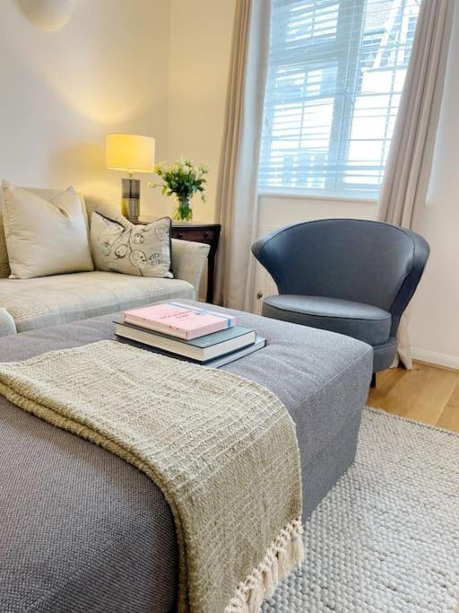 Holiday home Beautiful Mews, Sleeps 4 London