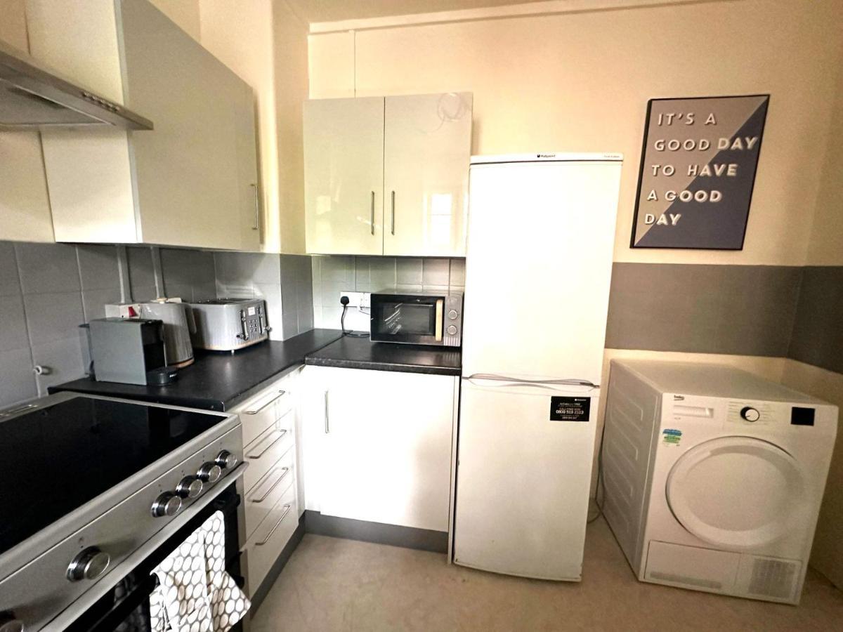 Charming 2-bed Flat With Balcony Close To White Westfield Appartement Londen