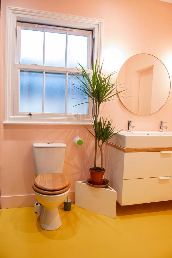 Stunning 3-bedroom Townhouse In Superb Location Vakantiehuis Londen
