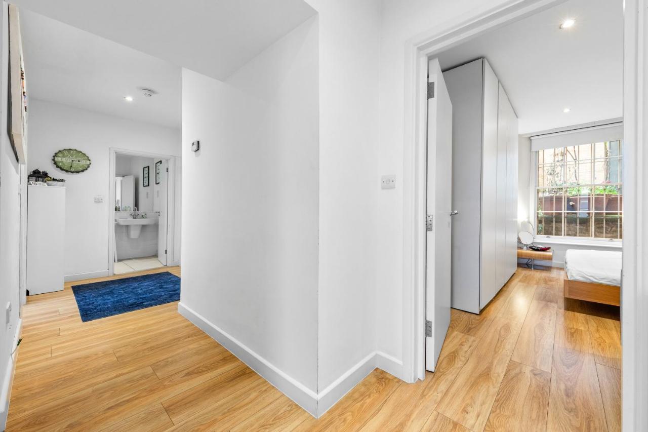 3-bedroom Flat In Sleeps 14 Hy1 Lägenhet
