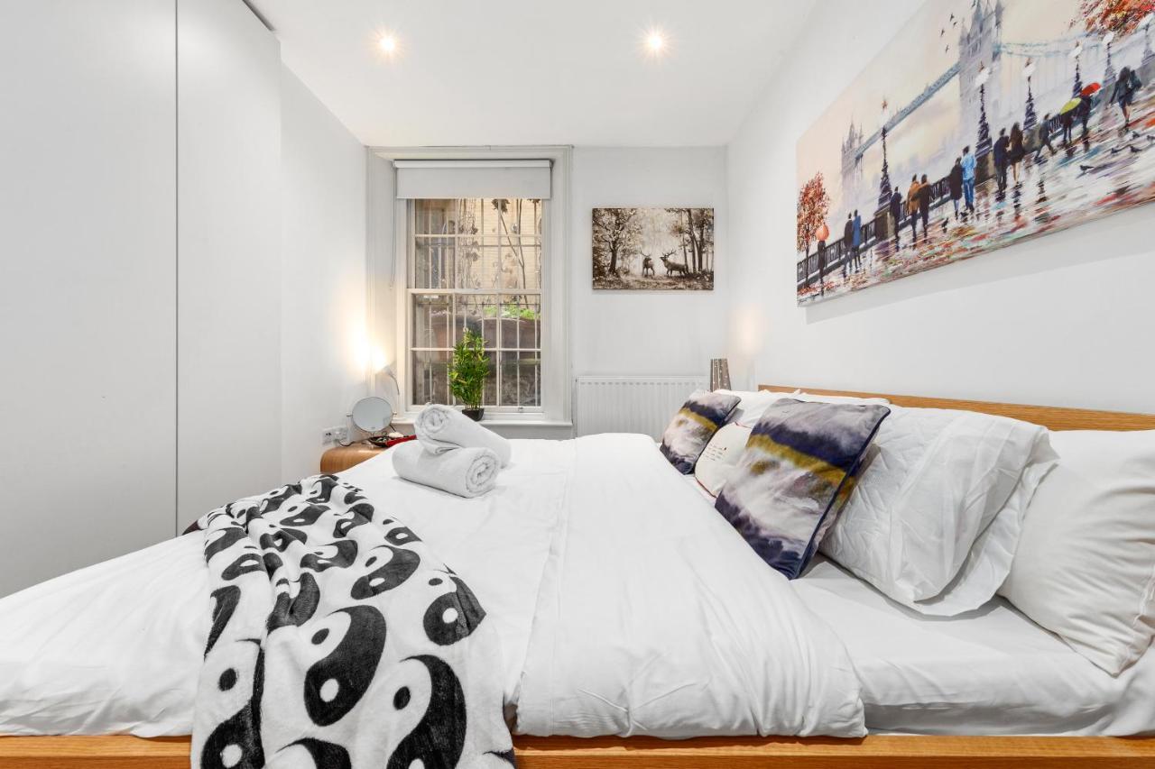 3-bedroom Flat In Sleeps 14 Hy1 Lägenhet *