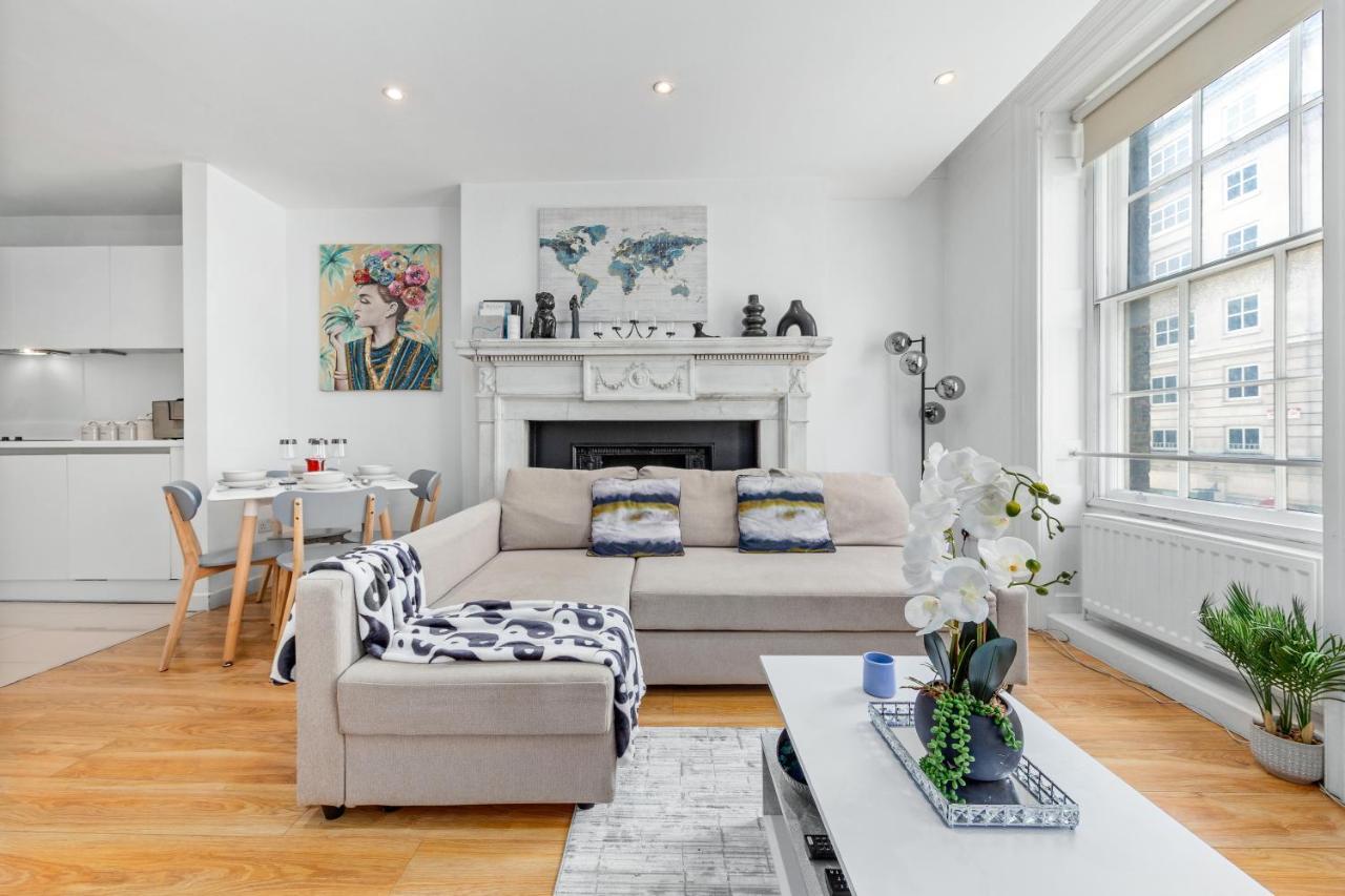 3-bedroom Flat In Sleeps 14 Hy1 Lägenhet *