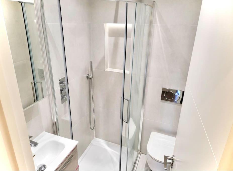 Appartement Luxuries 2 Bed Flat In Canary Wharf Londen
