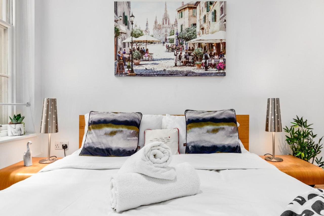 Appartement 3-bedroom Flat In Sleeps 14 Hy1