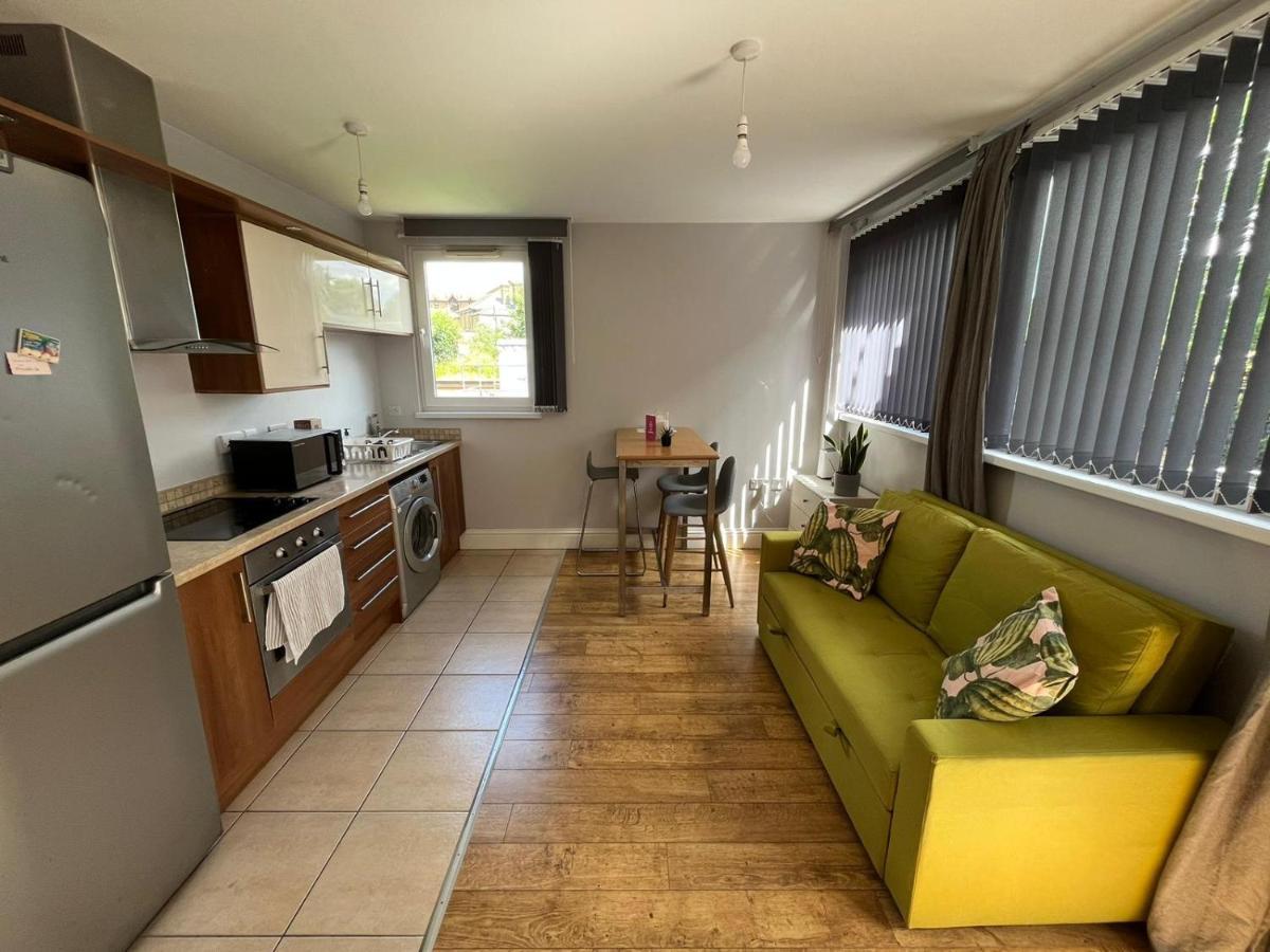 Modern Flat Near Transports Apartment *