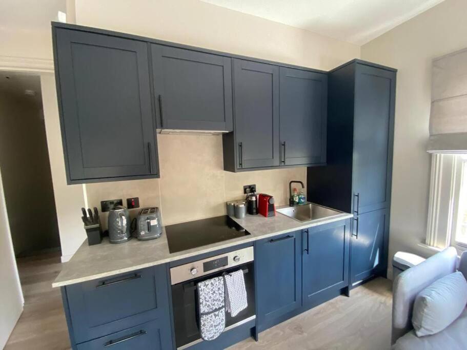 2br Flat In Wandsworth Sleep 10 W10
