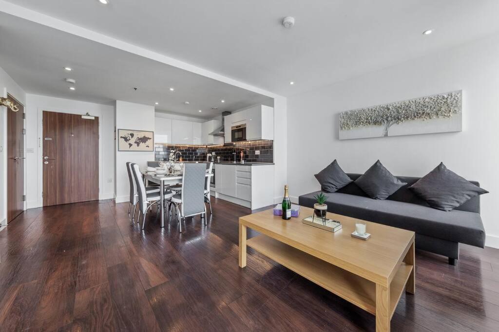 Beautiful Living Sleep 7 In Bp34 Appartement Londres