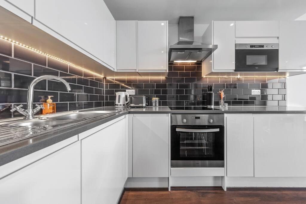 Beautiful Living Sleep 7 In Bp34 Appartement Londres
