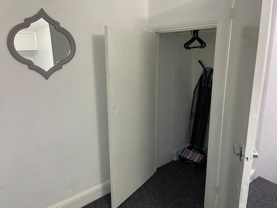 Apartment 2 Bedroom Flat In *