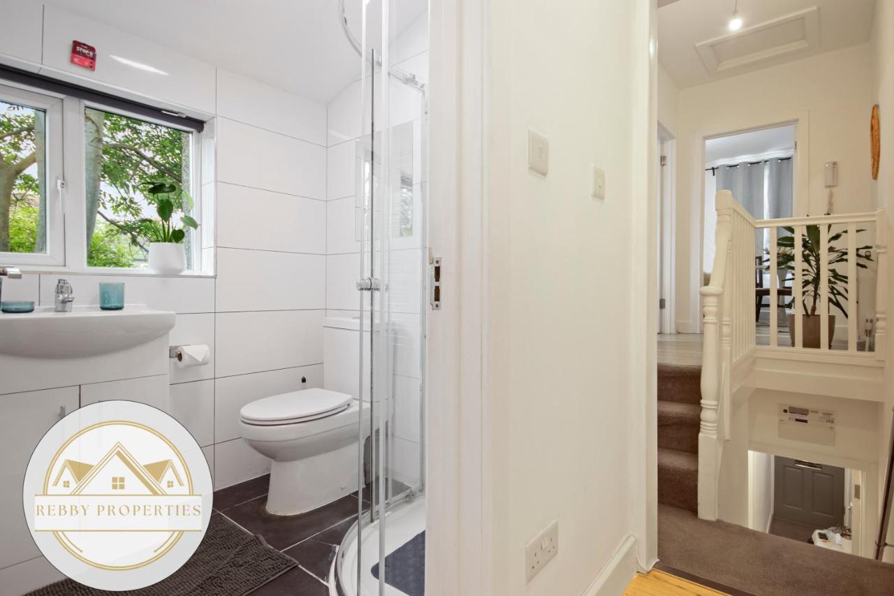 Modern 2 Bed East By Rebby Sleeps 5 Near Canning Town Station Lägenhet *