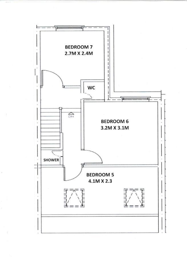 7 Bedroom House With Garden Semesterbostad