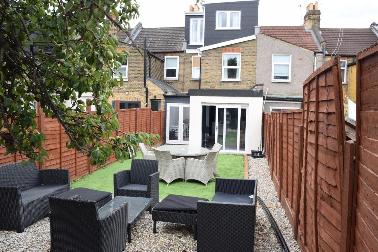 Vakantiehuis 7 Bedroom House With Garden *