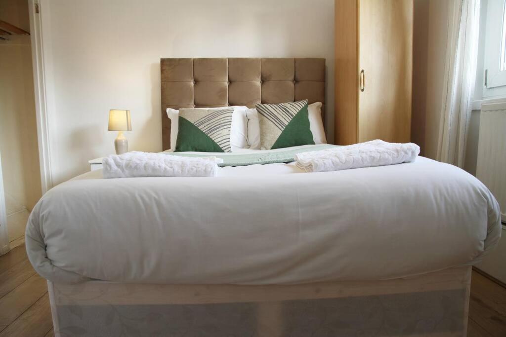 Leilighet Ensuite With Kitchen Modern Large Double-bed In Zone 2