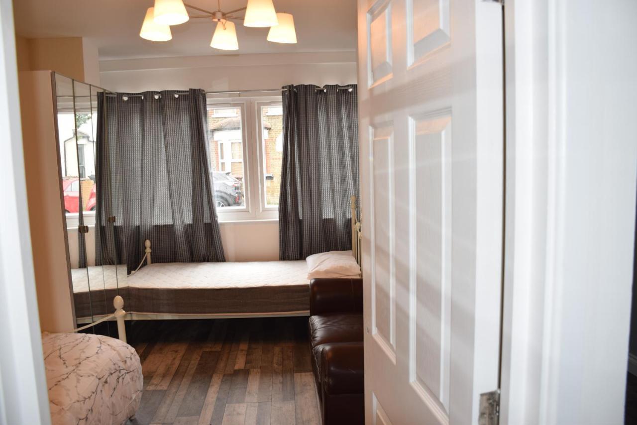 Semesterbostad 7 Bedroom House With Garden