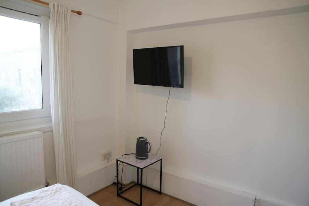 Ensuite With Kitchen Modern Large Double-bed In Zone 2 Leilighet