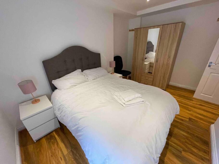 Appartement Comfortable 1 Bedroom And Double Sofa Bed Flat