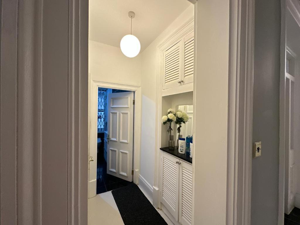 1 Step To Station! Double In Marylebone&paddington, , #room Name Is Tokyo# * Londen