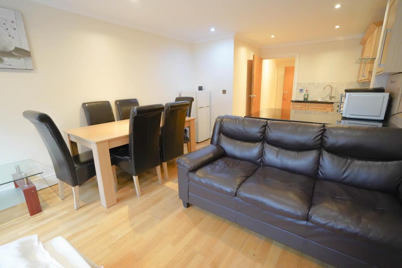 Lovely 2-bed In * Londra