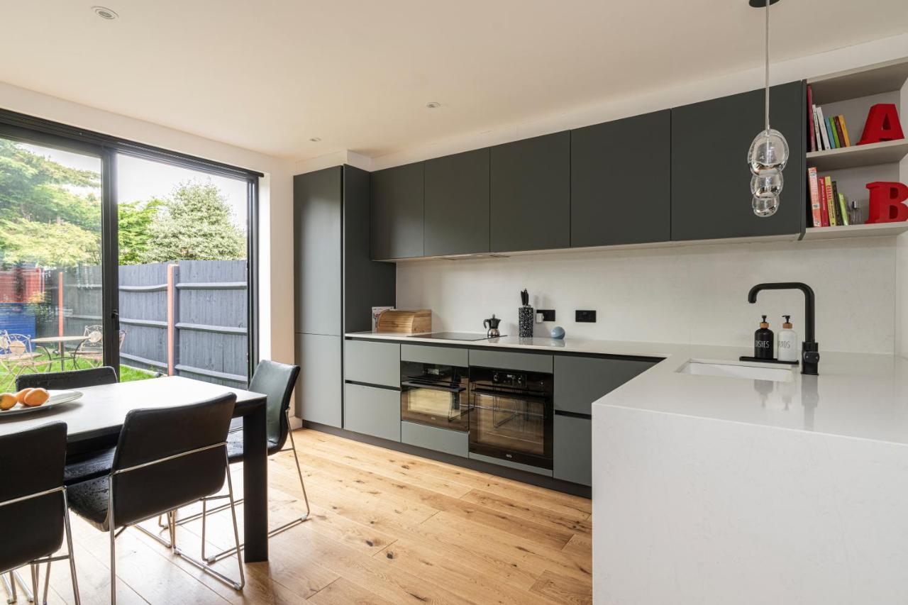 Feriehus Altido Stunning 2 Bed House With Garden And Free Parking, Near Clapham Park