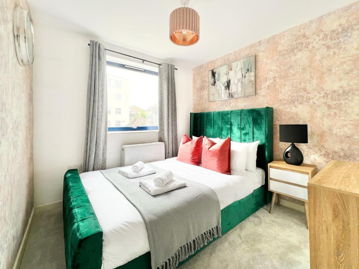 Weekly Or Monthly - Relocation & Business - 4 Guests - By Hofin Stays Short Lets & Serviced Lägenhet London