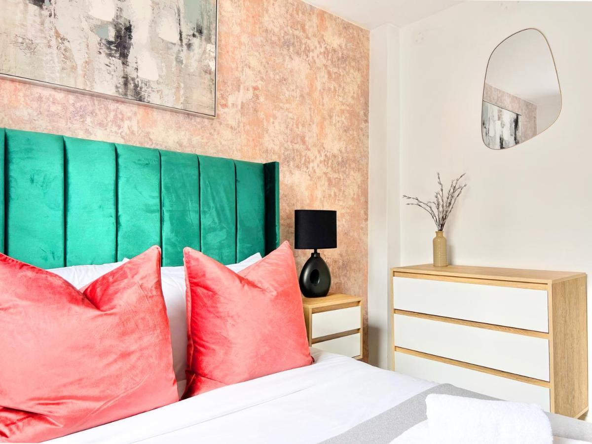 Weekly Or Monthly - Relocation & Business - 4 Guests - By Hofin Stays Short Lets & Serviced Lägenhet *