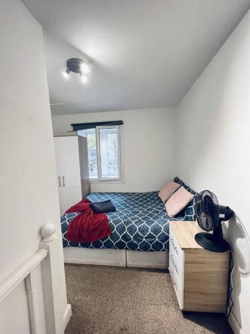 Leilighet Lovely 1 Bed For 3 In Sb6 *