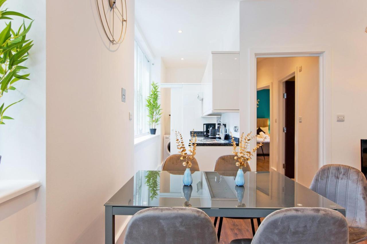 Imperial Middlesex Street Apartment *