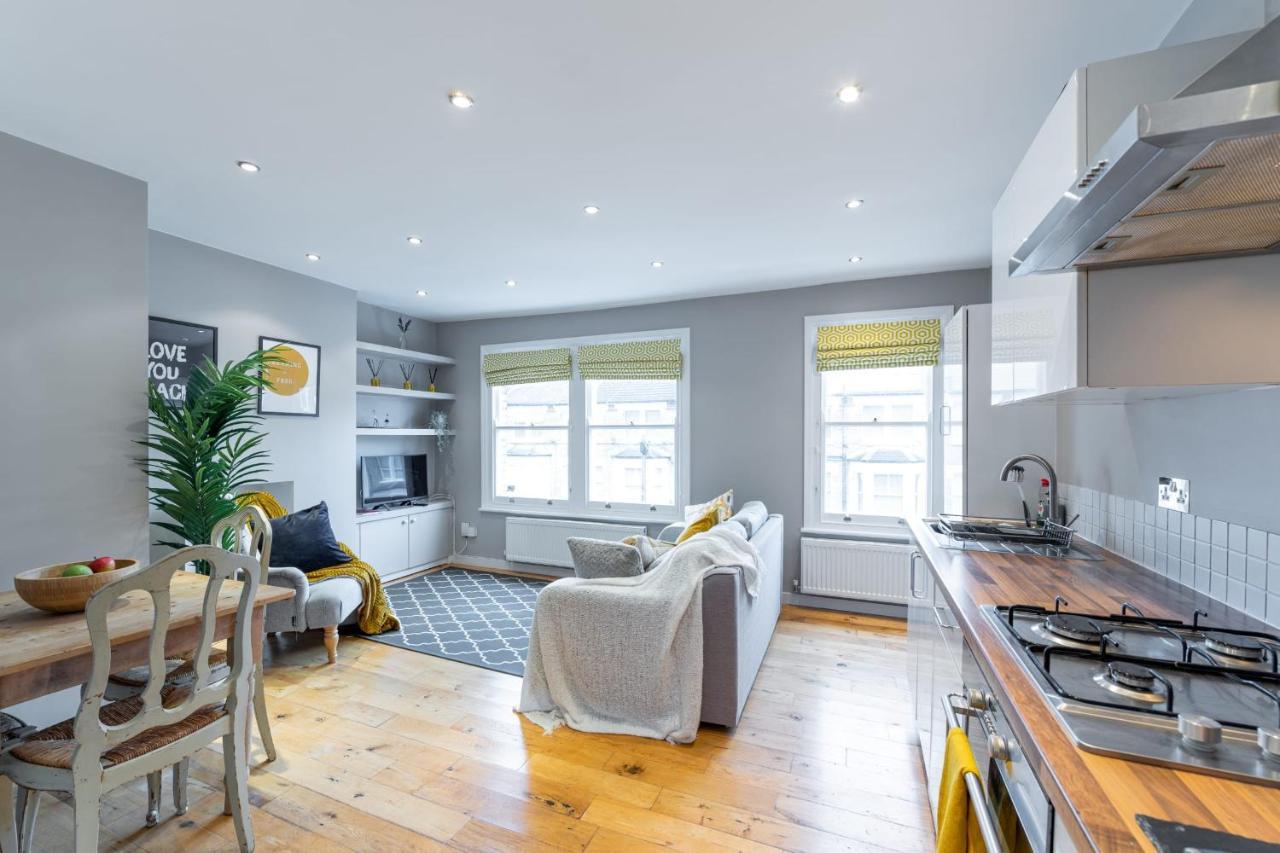 Stylish Shepherds Bush Flat * Londen