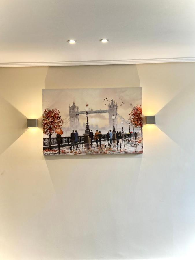 Luxuries 2 Bed Flat In Canary Wharf * Londen