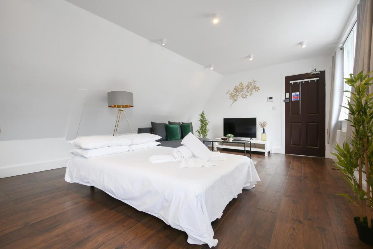 Imperial Middlesex Street Apartment *