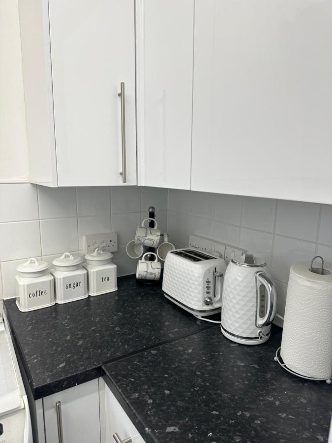 8 Thomas House - Beautiful Spacious Modern Appartement *