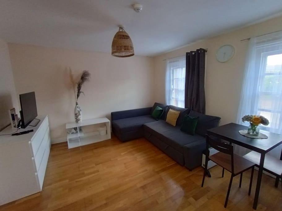 Lejlighed 1- Bedroom Flat In London, Sleeps 4, Good Transport Link