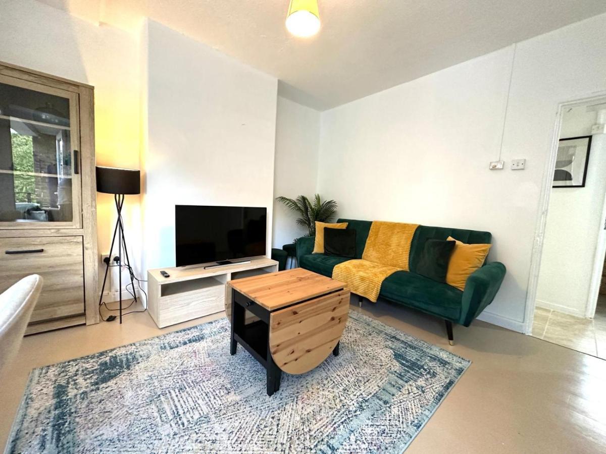 Charming 2-bed Flat With Balcony Close To White Westfield * Londen