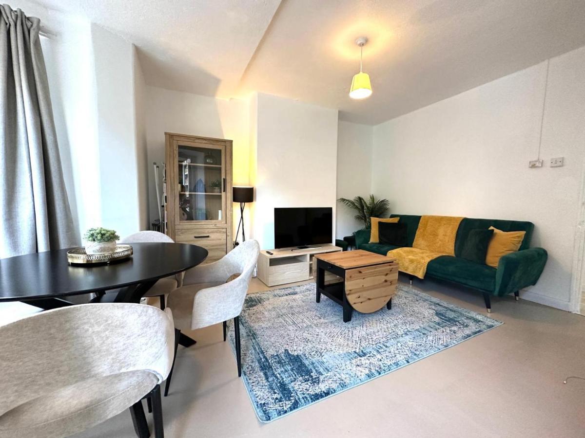 Charming 2-bed Flat With Balcony Close To White Westfield Londen