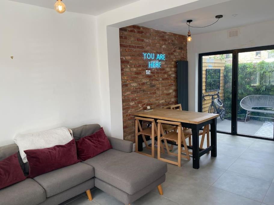 Holiday home Charming House In The Heart Of Xar London