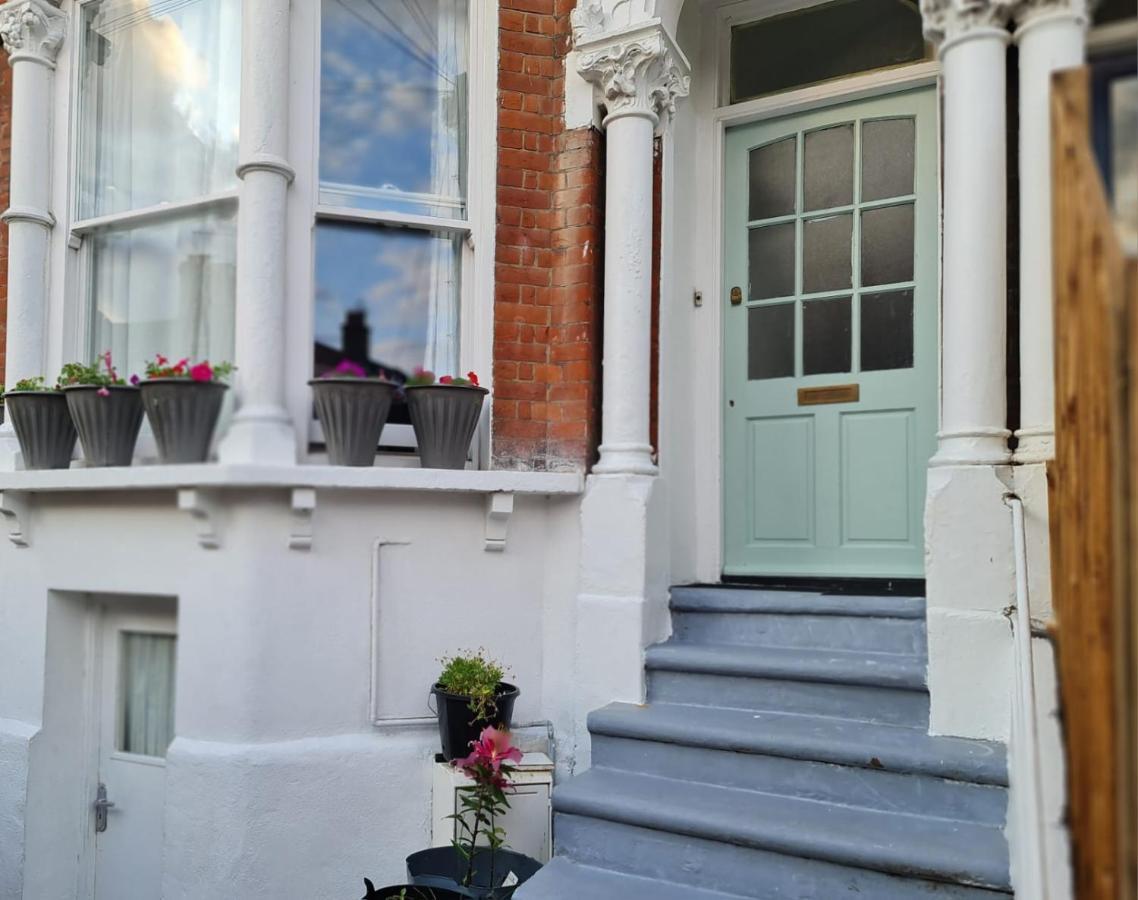 Three Bedroom House Appartement *