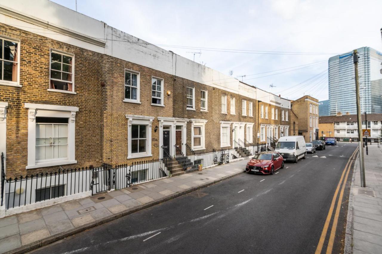Double W/projector & Garden Hot Tub Londra