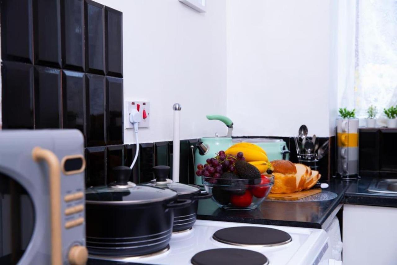 Lägenhet Inviting 1-bed In Near Hotsput London