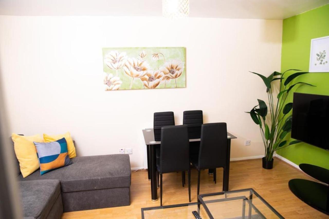 Inviting 1-bed In Near Hotsput Apartment