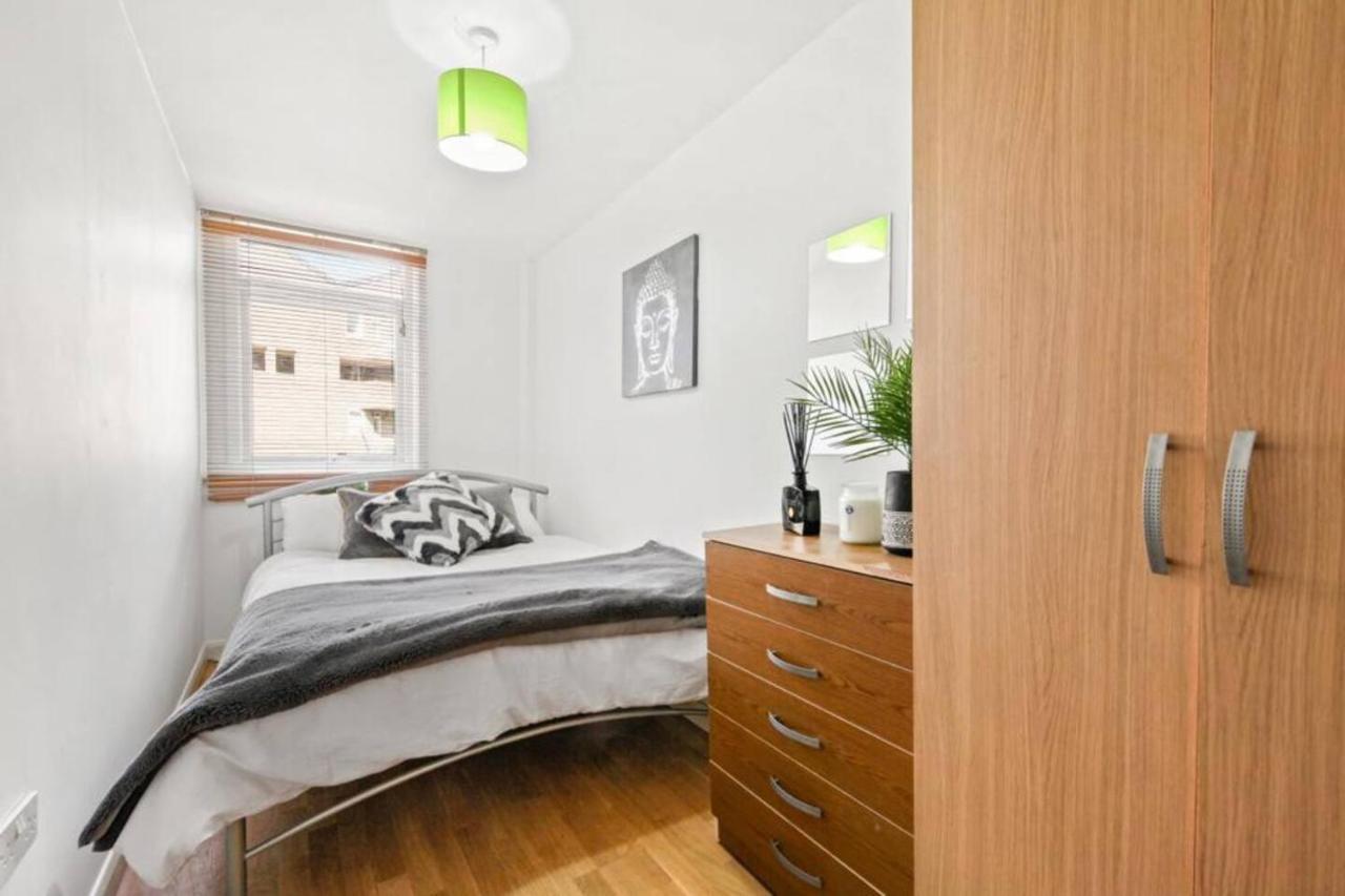 Warwick Avenue Hububb * Londen