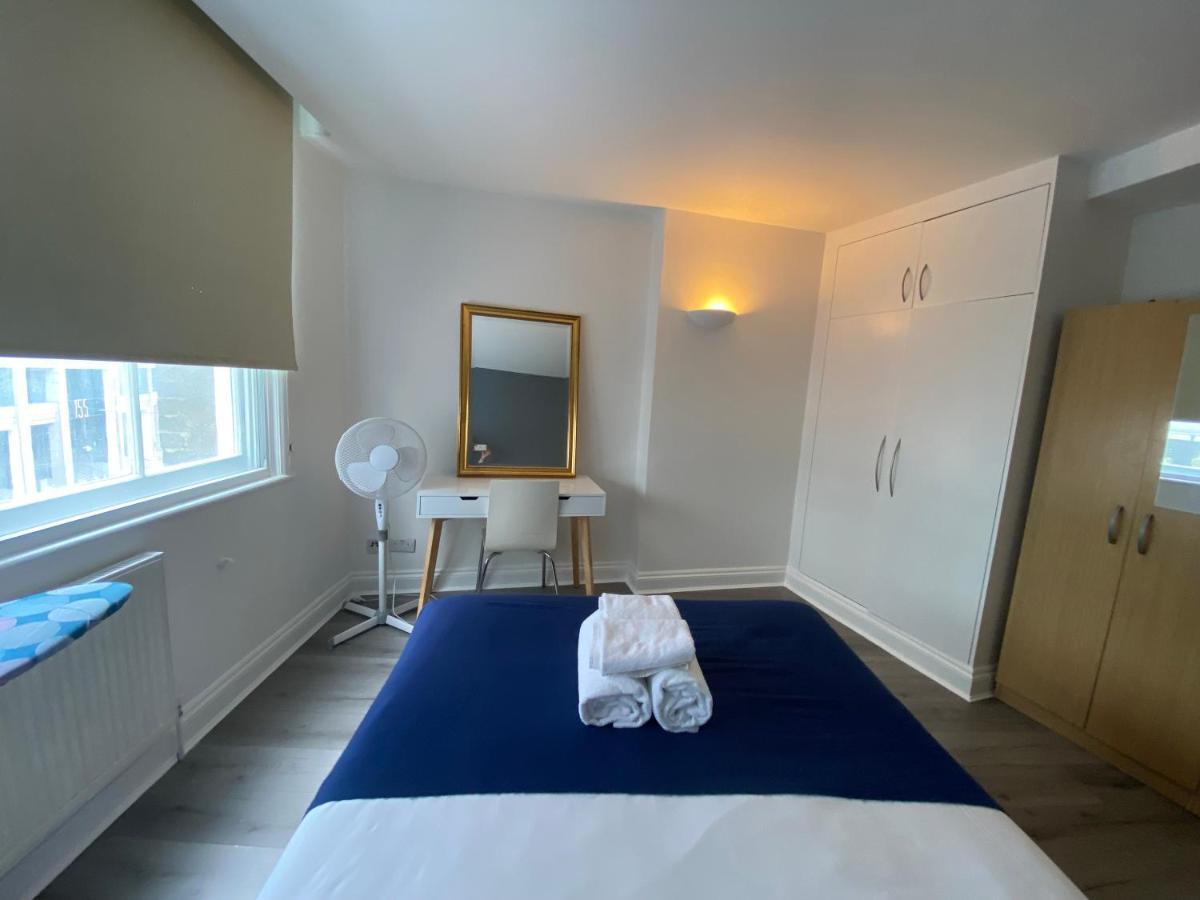 2 Bed Flat Outside Liverpool Street Station! Lägenhet