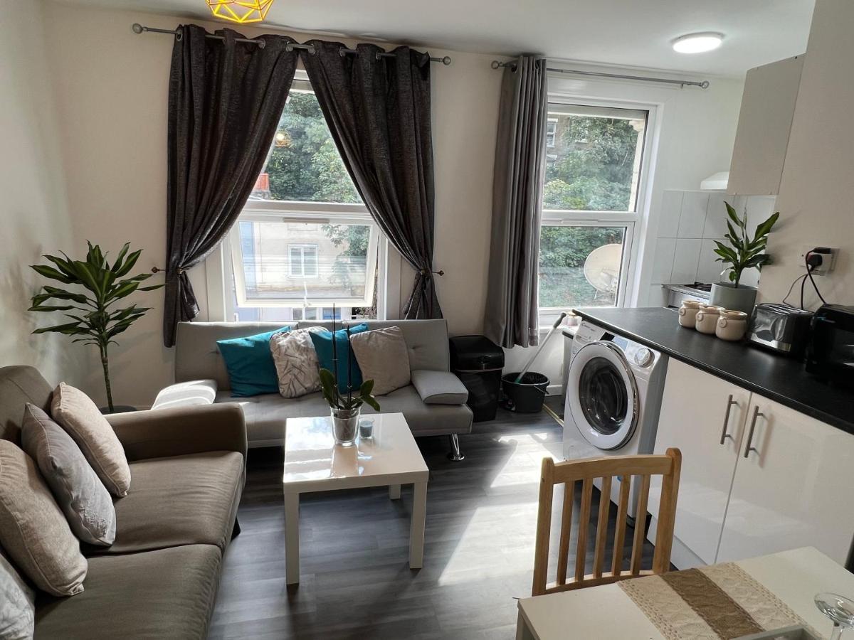 Appartamento Luxury 1bed Holiday Flat-10 Minutes From Bridge & 3mins Walk To Lewisham Dlr Londra