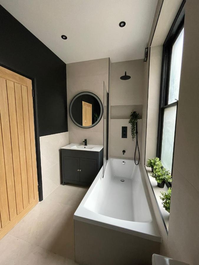 Luxury 2 Bed 1 Bath In By Graceful Apartment