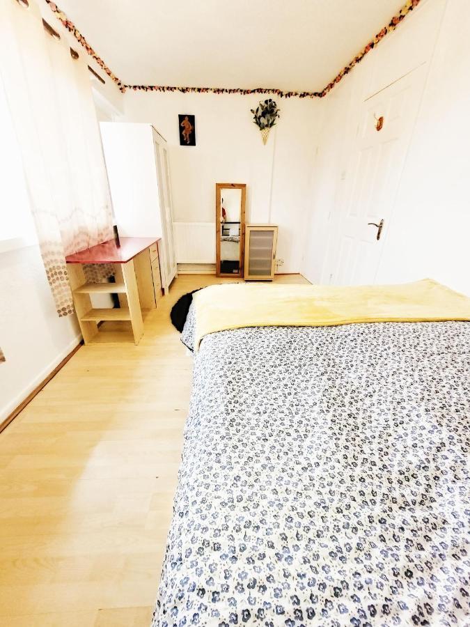 Rum i privatbostad Excellent Double In Cheap Rate Around *